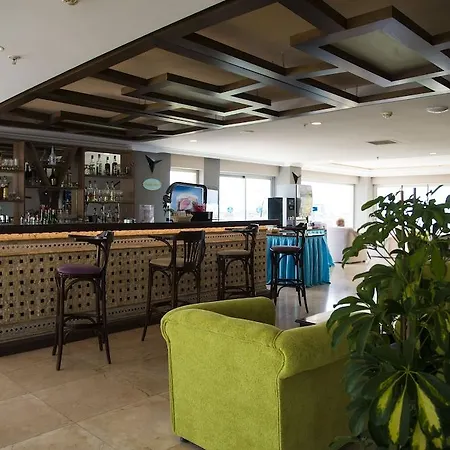 Sunbeach Hill Hotel Side
